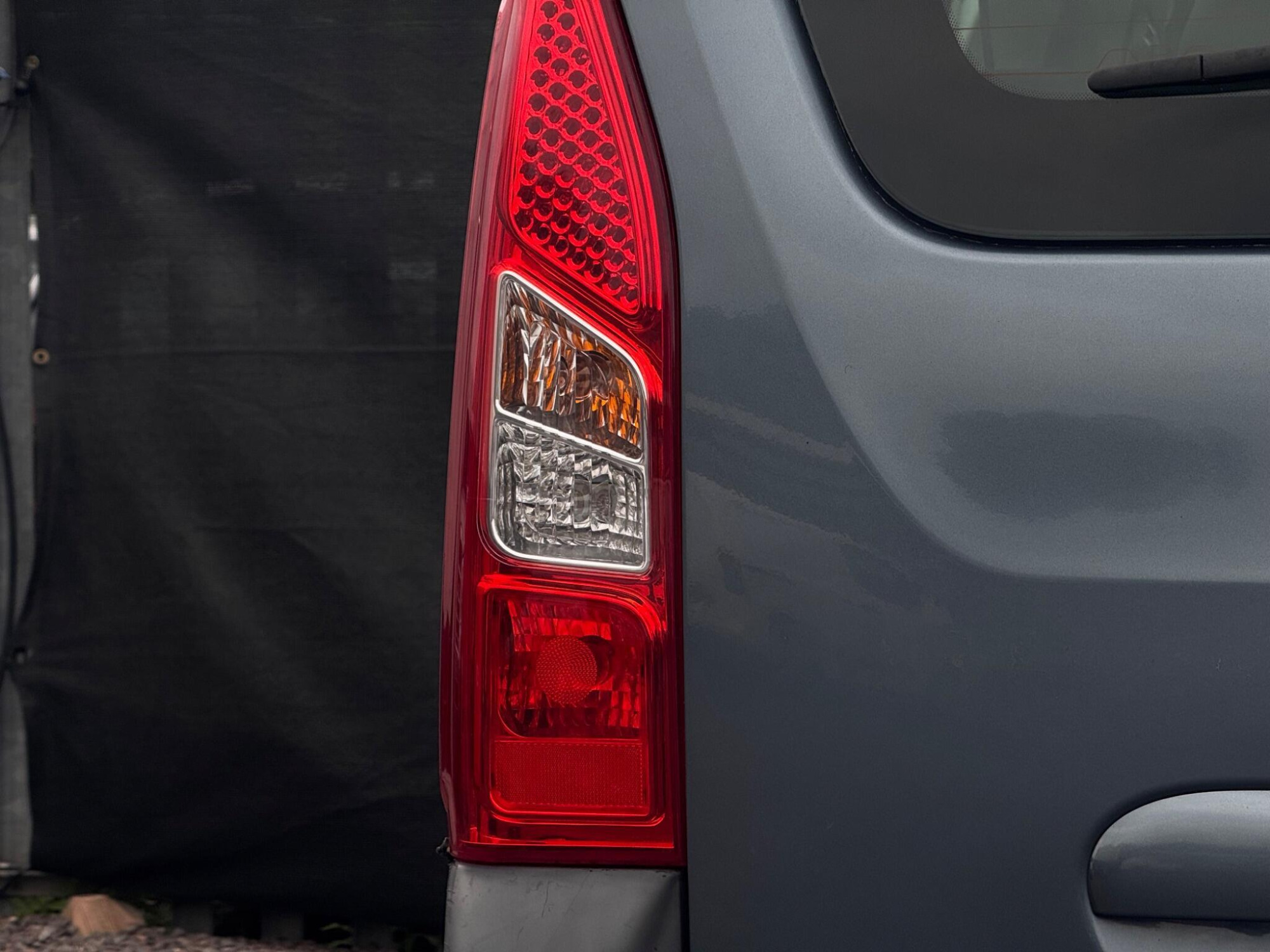 2011 Peugeot Partner Tepee image 6