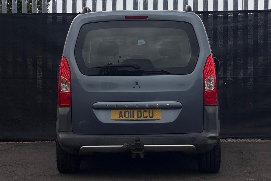 2011 Peugeot Partner Tepee photo 5