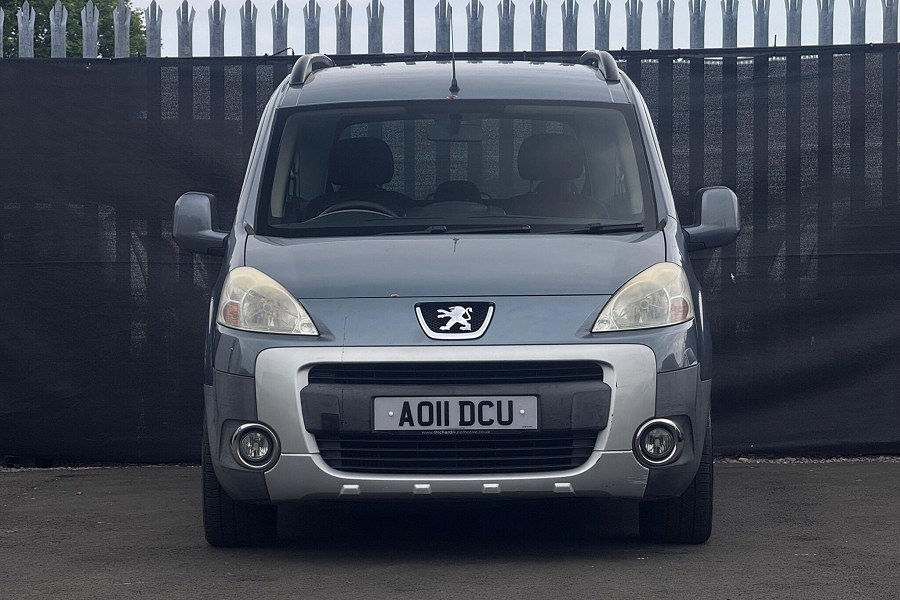 2011 Peugeot Partner Tepee photo 4