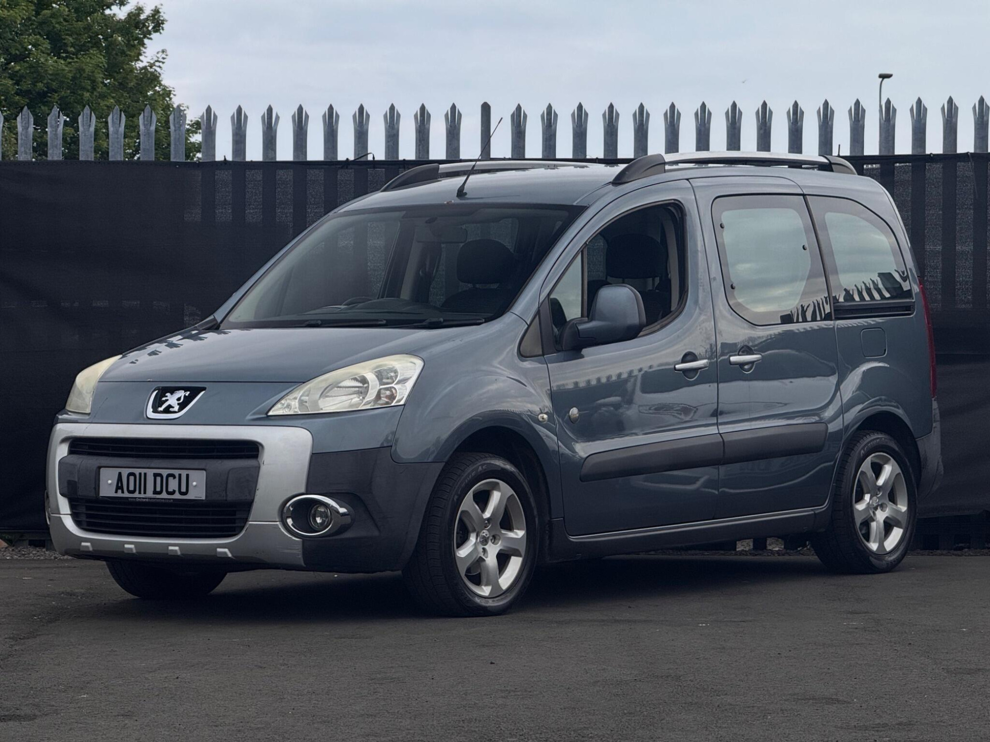 2011 Peugeot Partner Tepee image 7