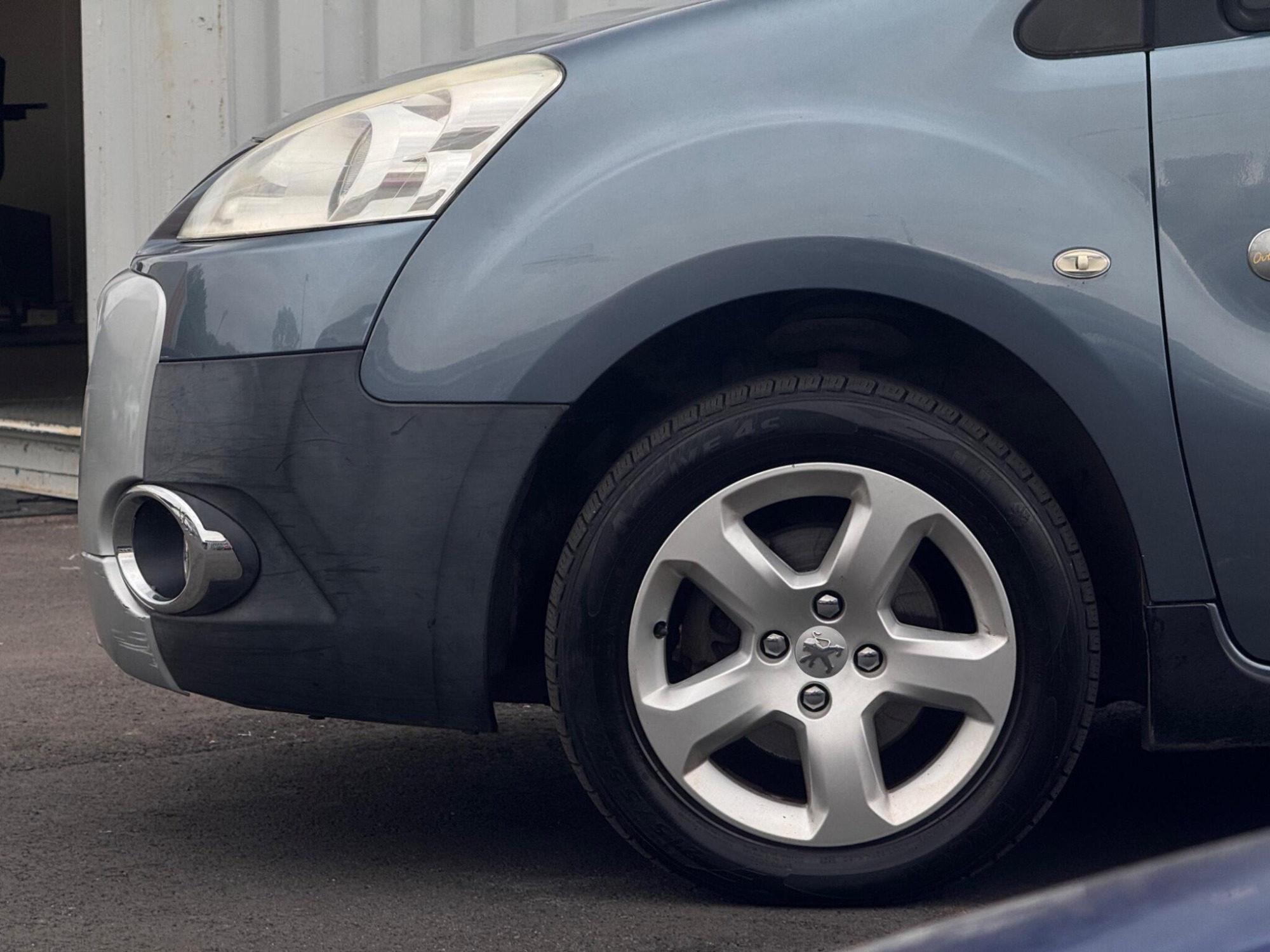 2011 Peugeot Partner Tepee image 9