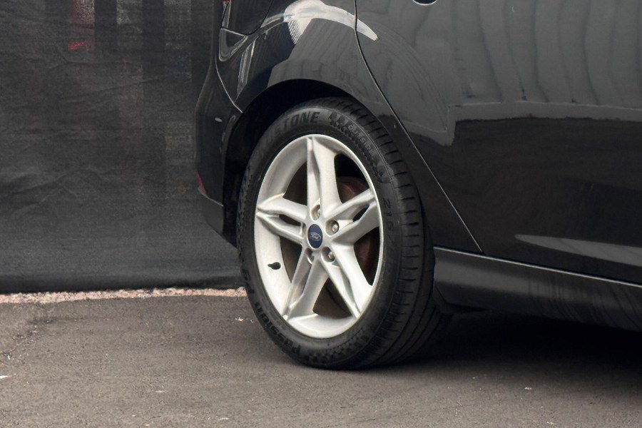 2017 Ford Focus photo 8
