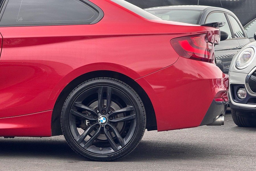 2016 BMW 2 Series photo 12