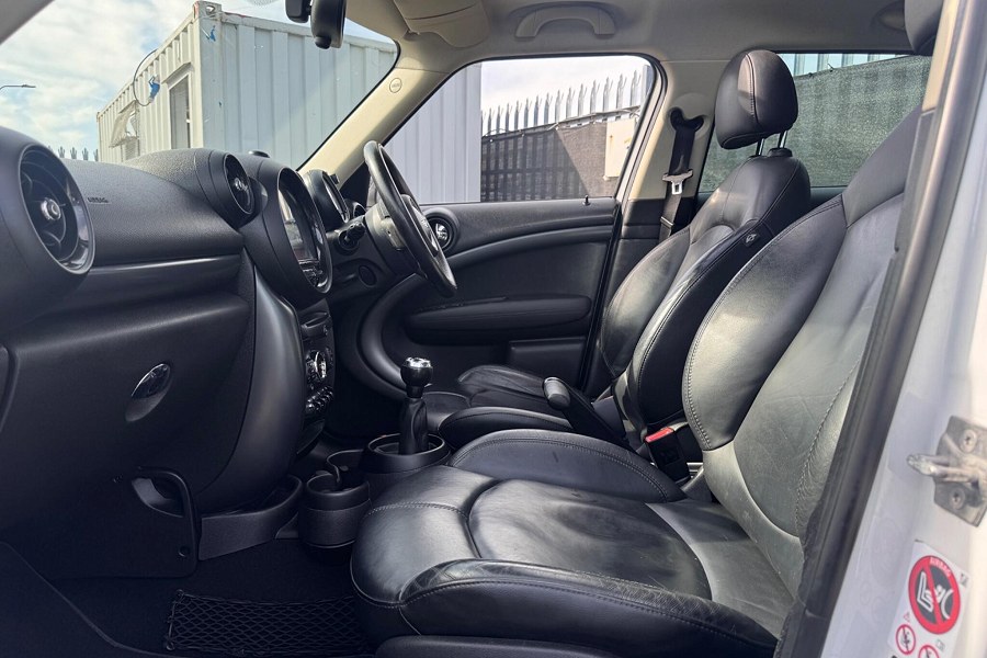 2015 MINI Countryman photo 12