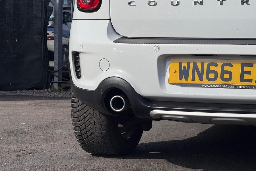 2015 MINI Countryman photo 6