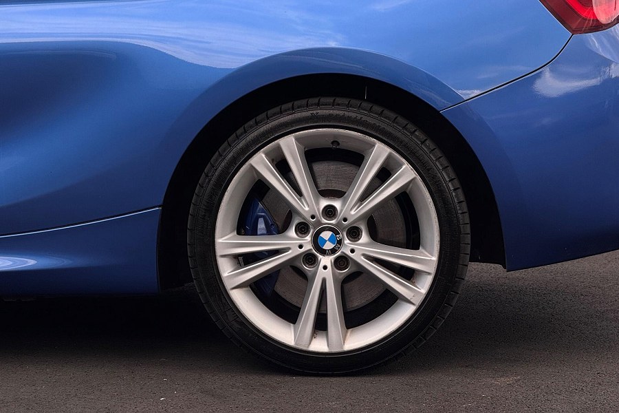 2017 BMW 1 Series photo 13