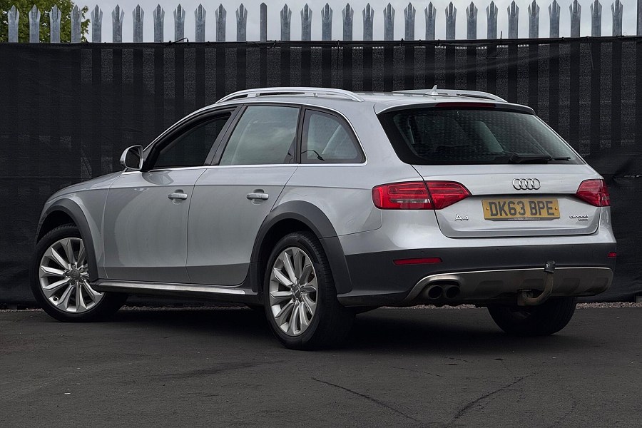 Audi A4 Allroad photo 2