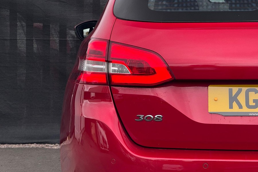 2018 Peugeot 308 SW photo 11