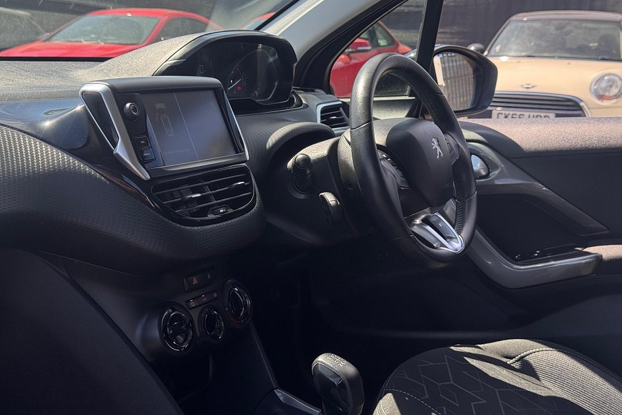 2018 Peugeot 2008 photo 7