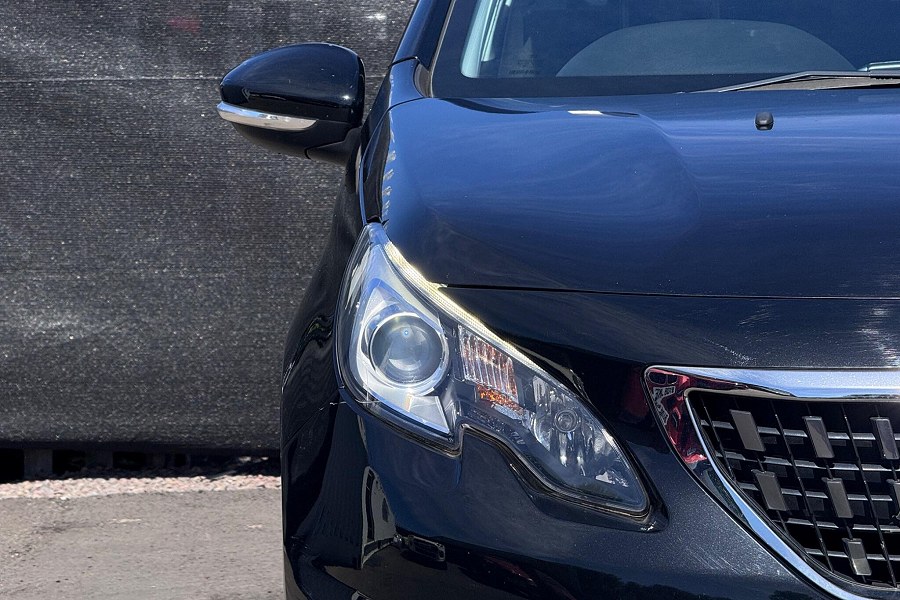 2018 Peugeot 2008 photo 12