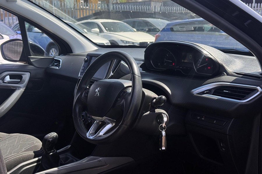 2018 Peugeot 2008 photo 3