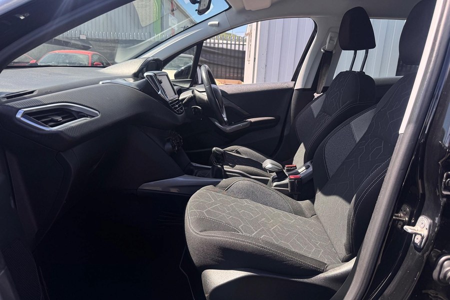2018 Peugeot 2008 photo 11