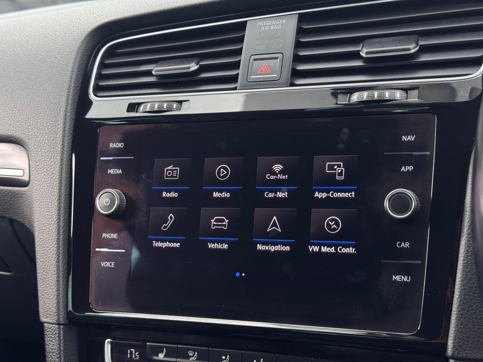 2017 Volkswagen Golf image 26