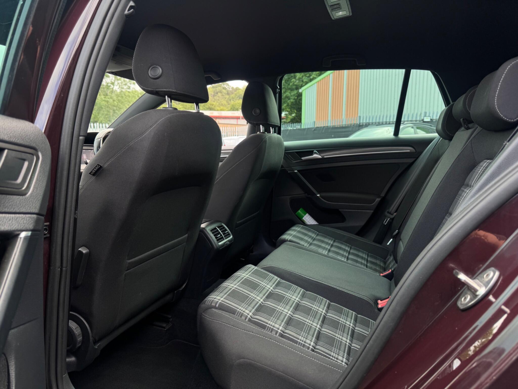 2017 Volkswagen Golf image 15