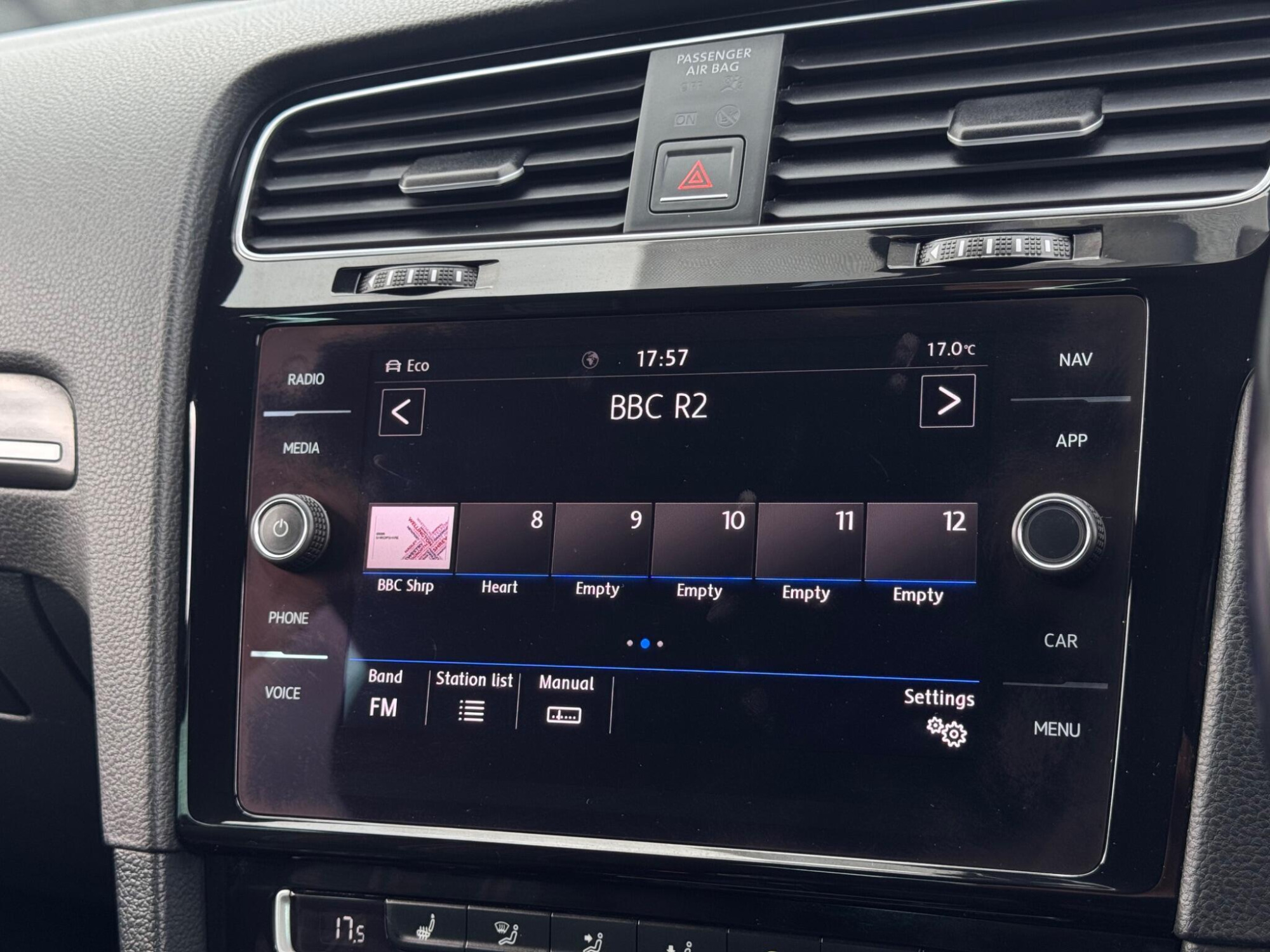 2017 Volkswagen Golf image 27
