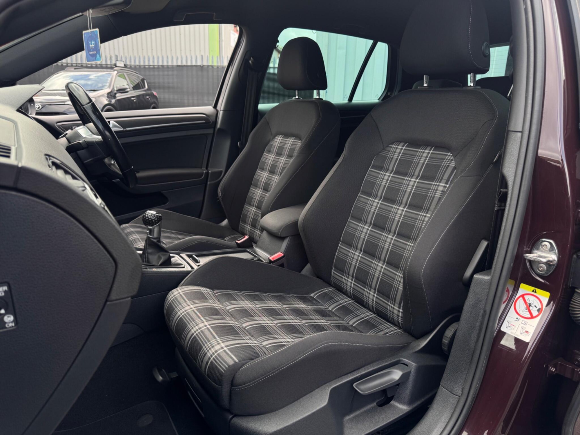 2017 Volkswagen Golf image 20
