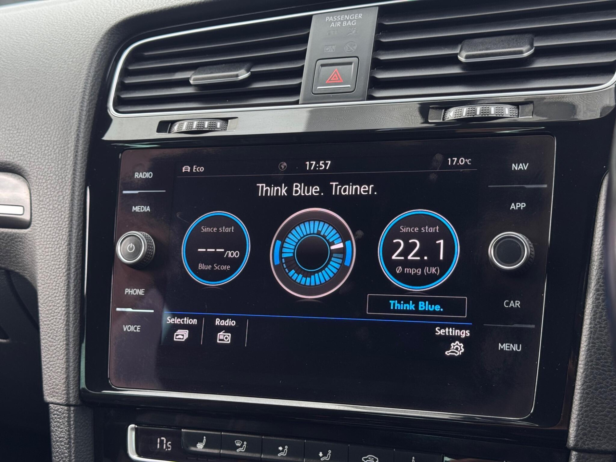 2017 Volkswagen Golf image 29