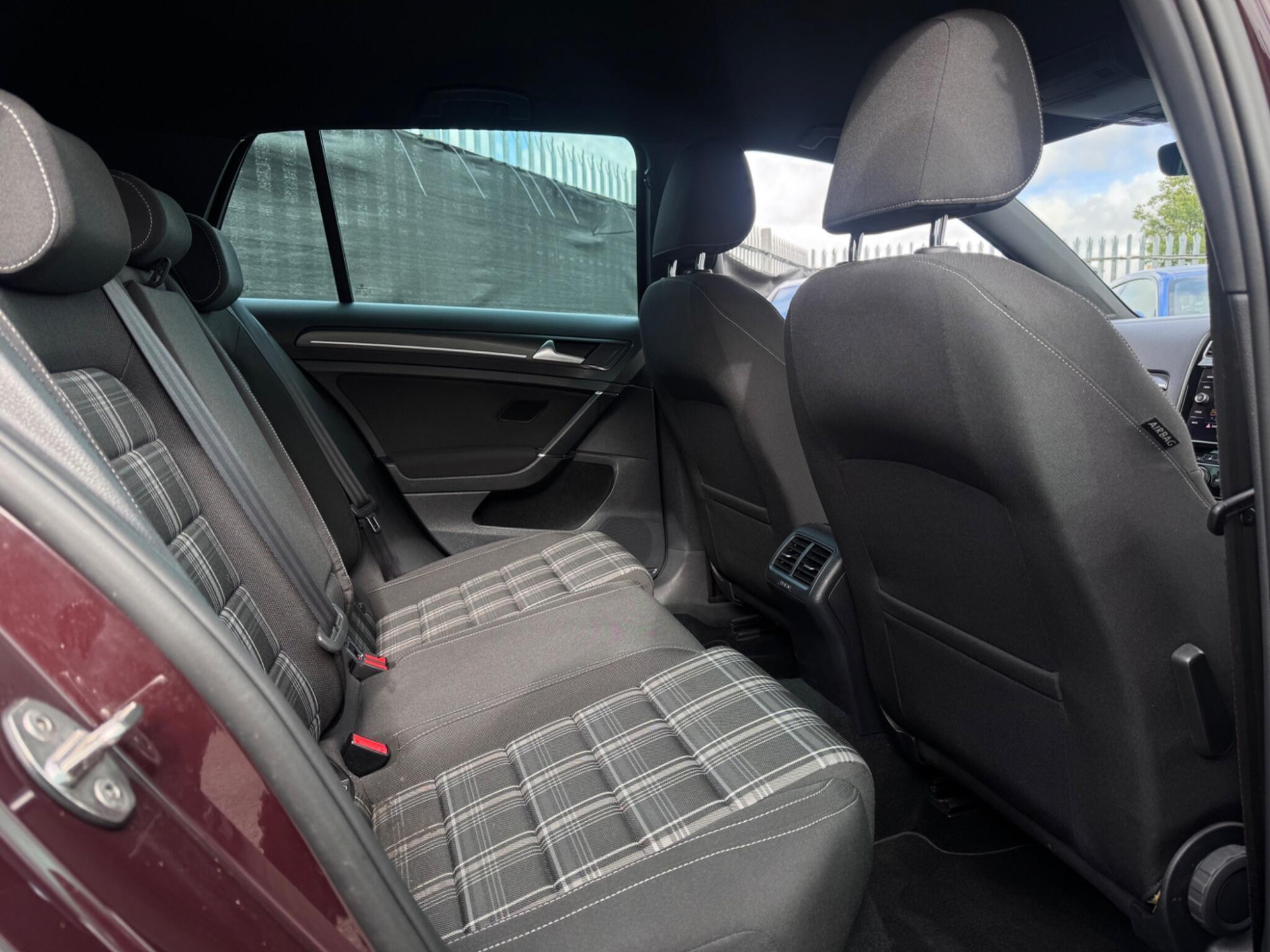 2017 Volkswagen Golf image 14