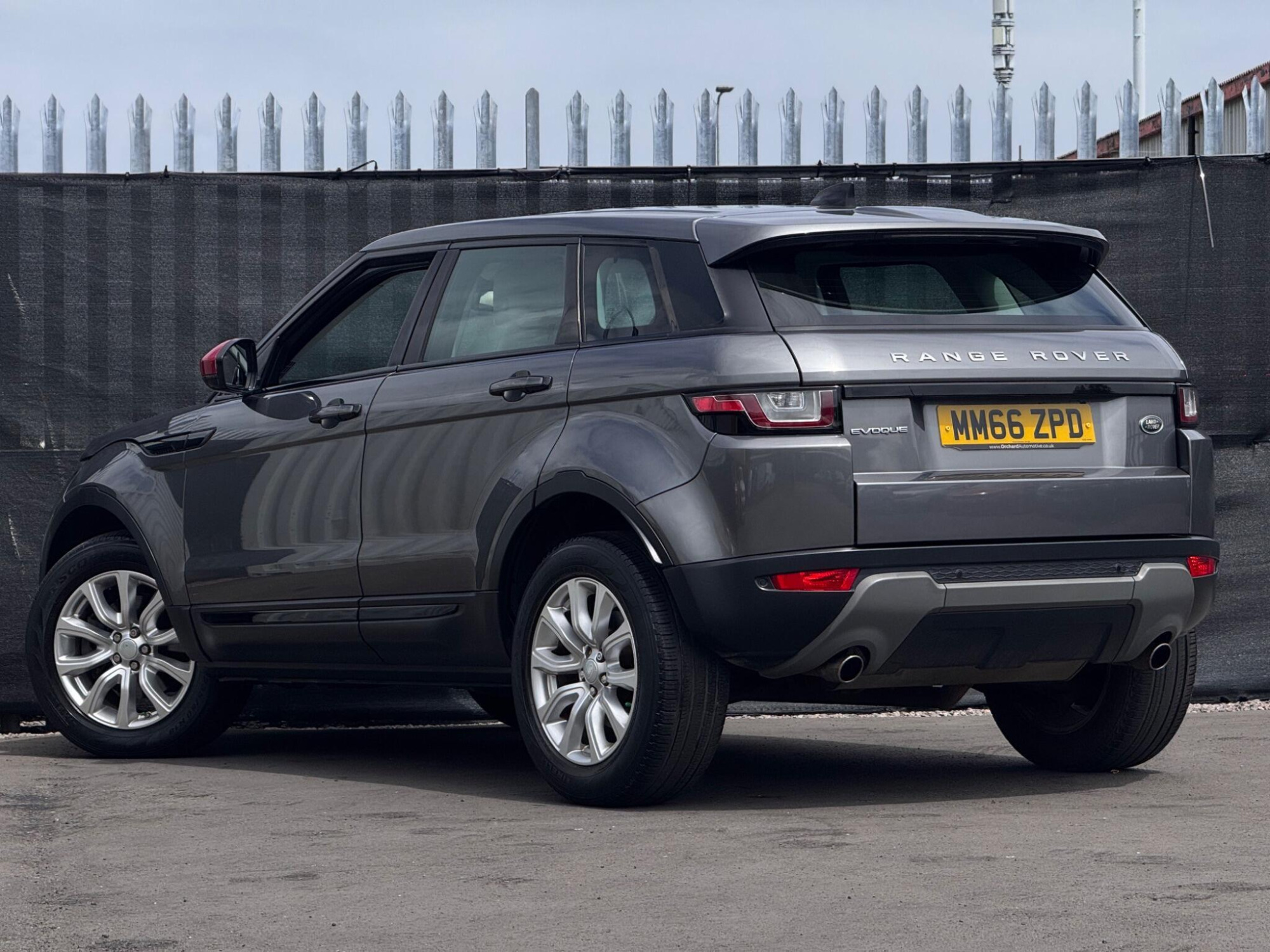 2017 Land Rover Range Rover Evoque image 2
