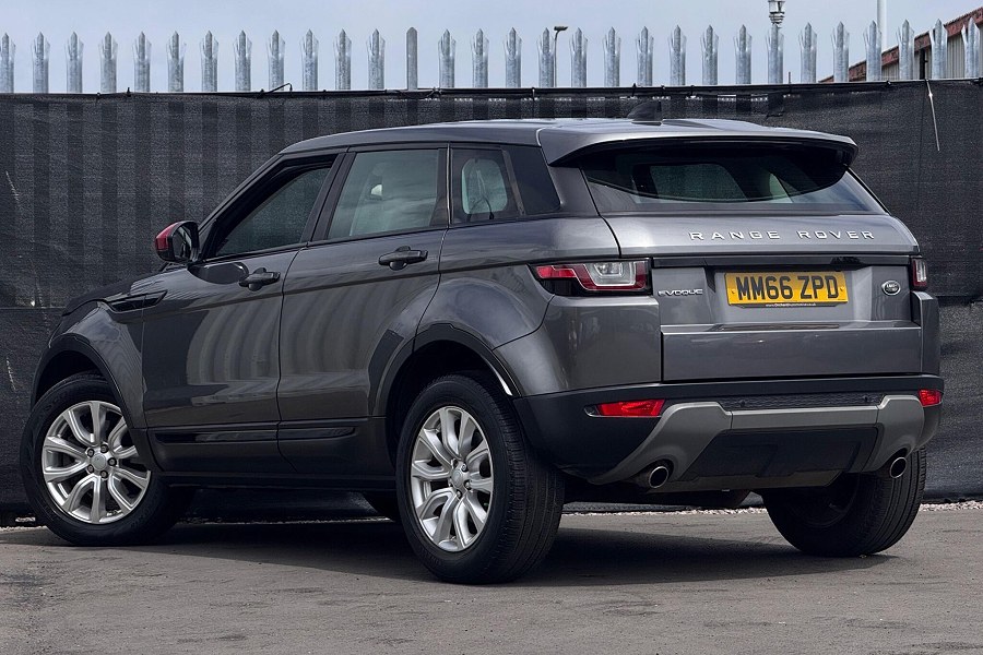 2017 Land Rover Range Rover Evoque photo 2