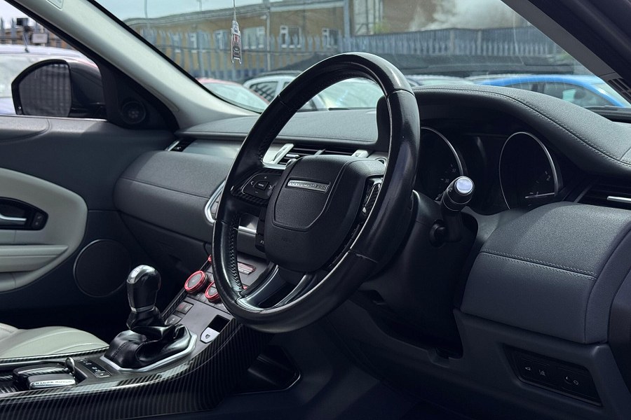 2017 Land Rover Range Rover Evoque photo 3
