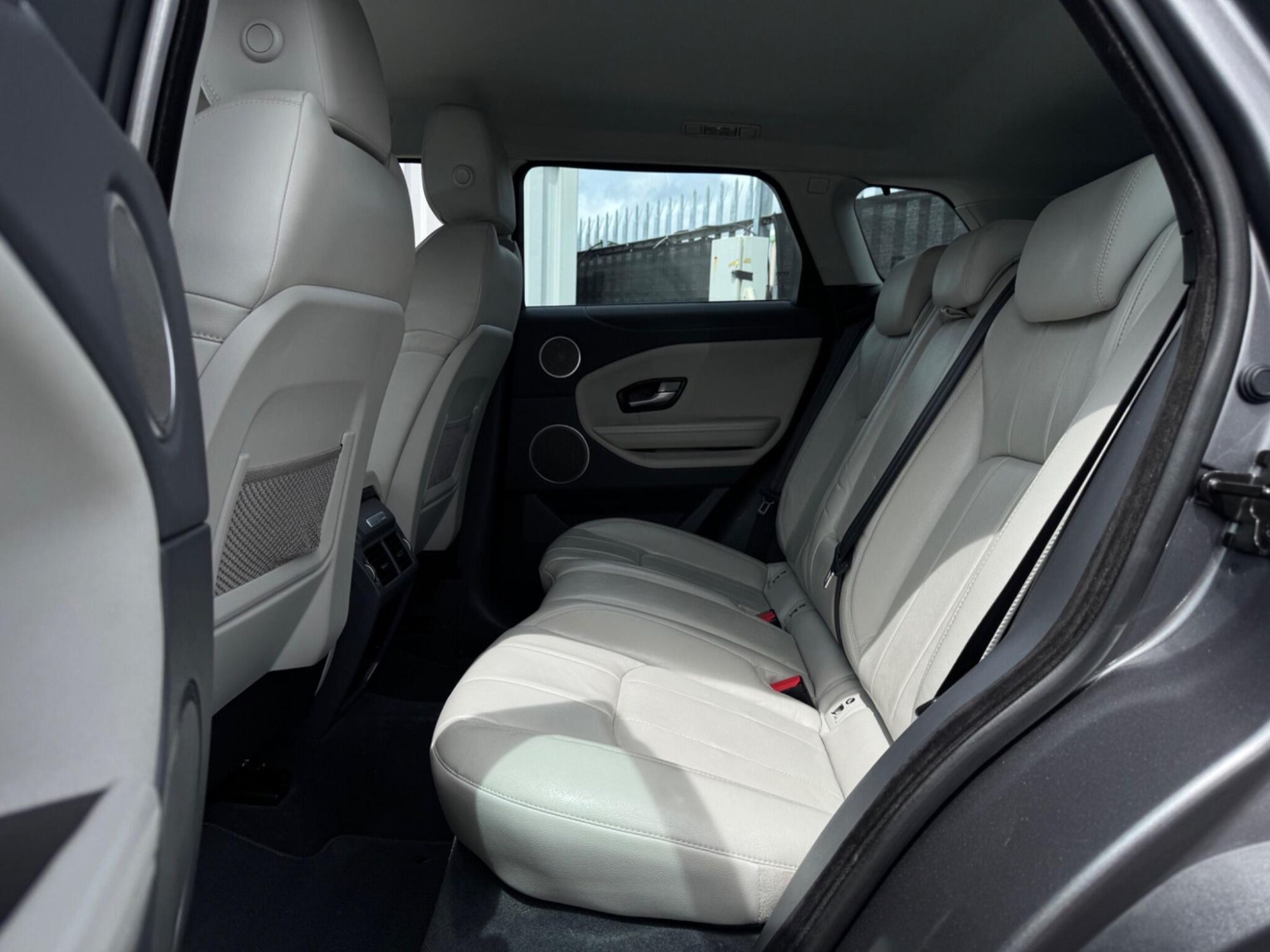 2017 Land Rover Range Rover Evoque image 18