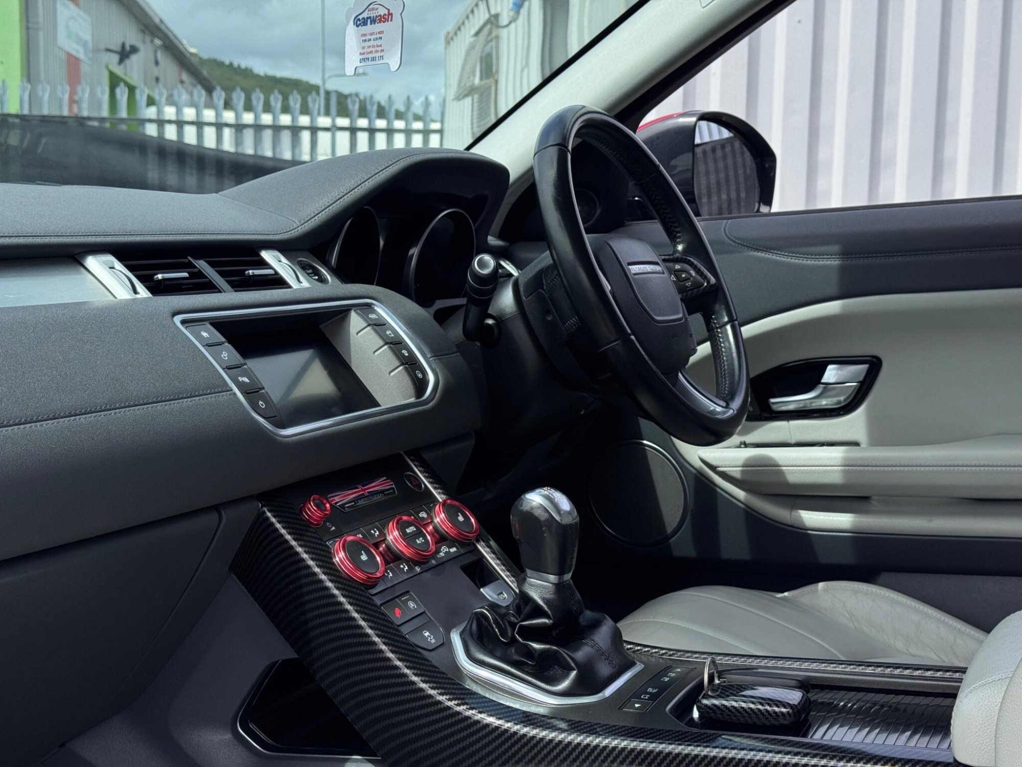 2017 Land Rover Range Rover Evoque image 17