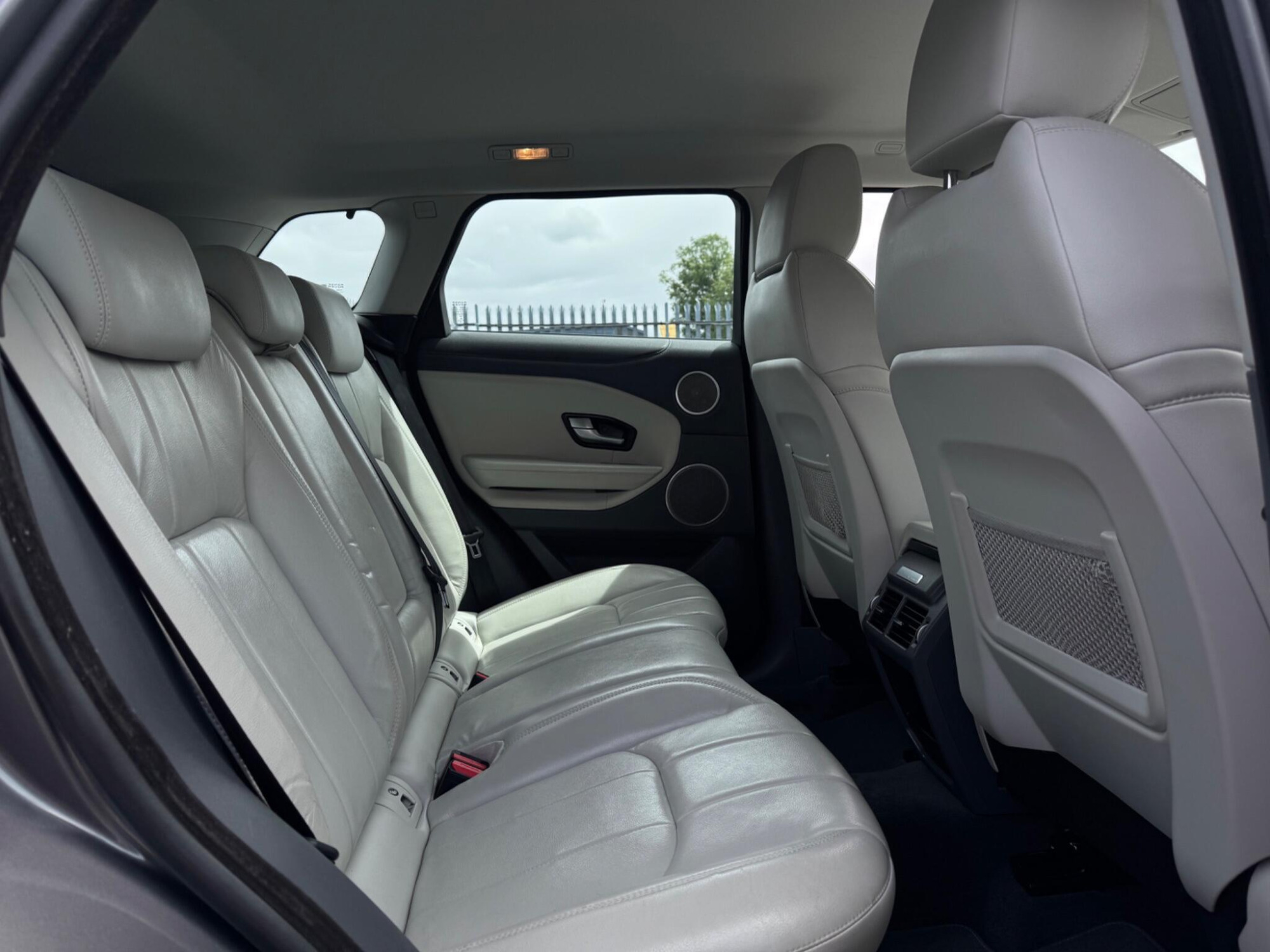 2017 Land Rover Range Rover Evoque image 15