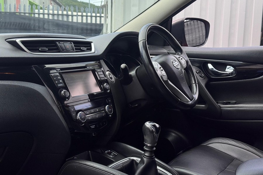 2017 Nissan Qashqai photo 3
