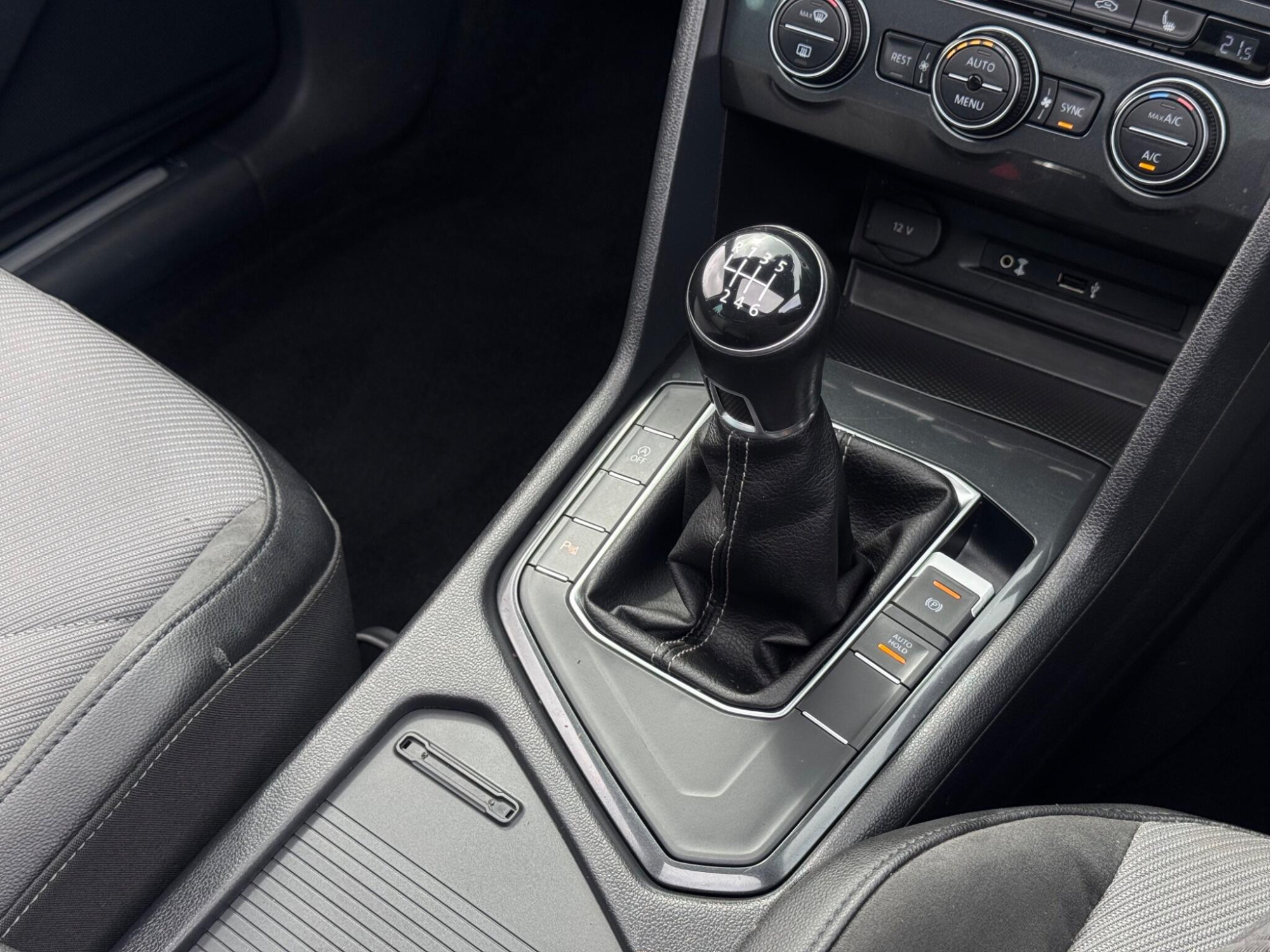 2017 Volkswagen Tiguan image 33