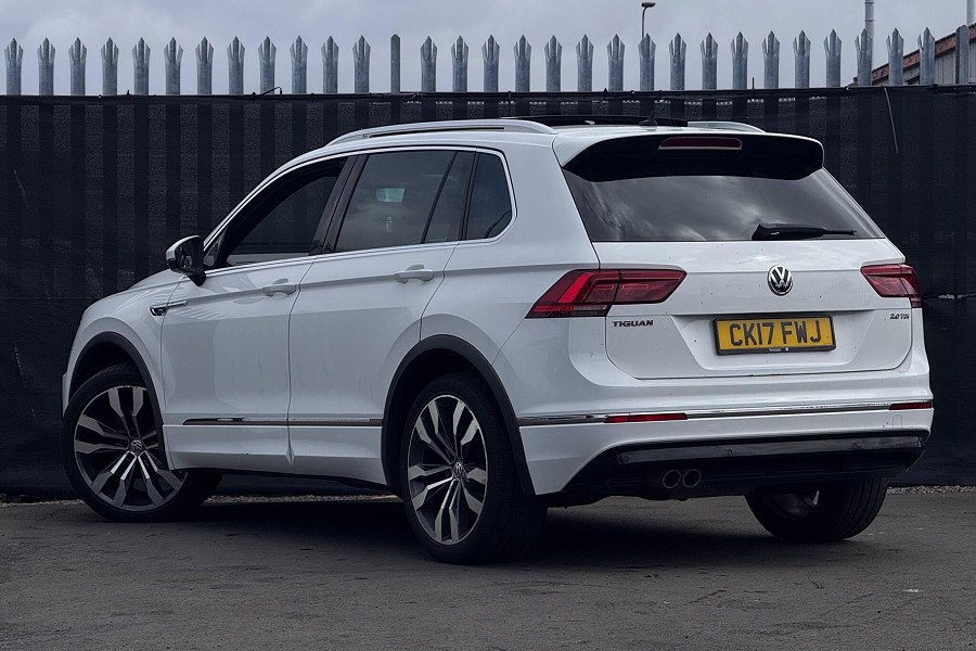 2017 Volkswagen Tiguan photo 2