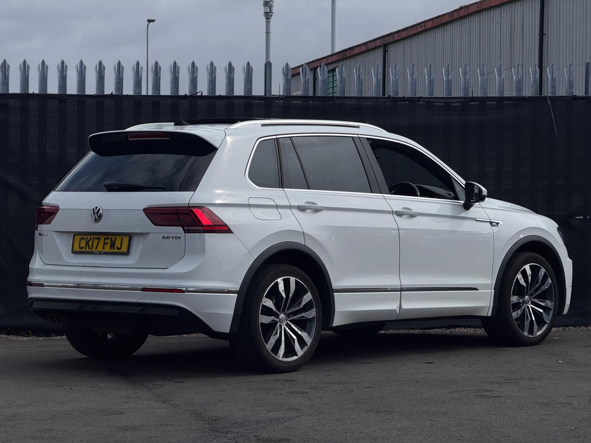 2017 Volkswagen Tiguan image 12