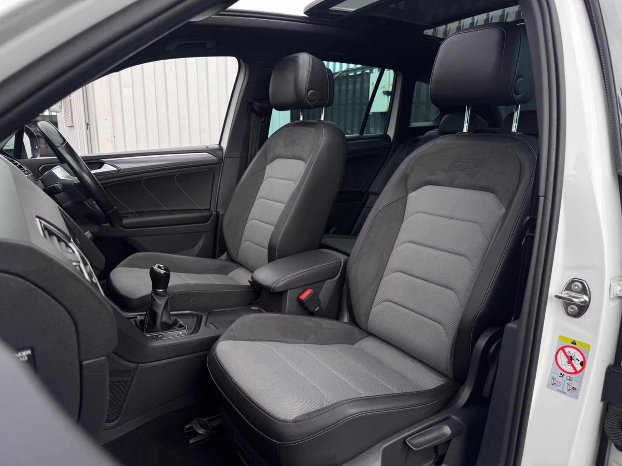 2017 Volkswagen Tiguan image 16
