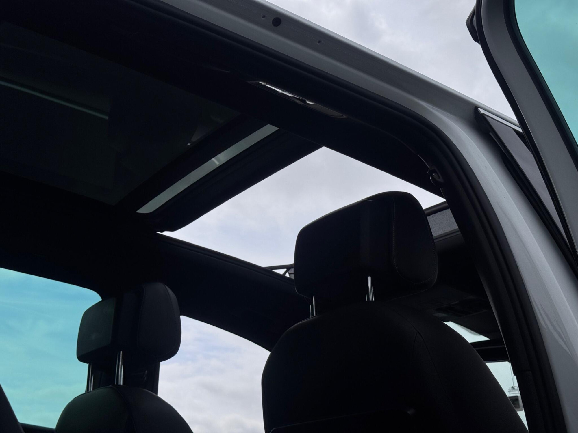 2017 Volkswagen Tiguan image 24