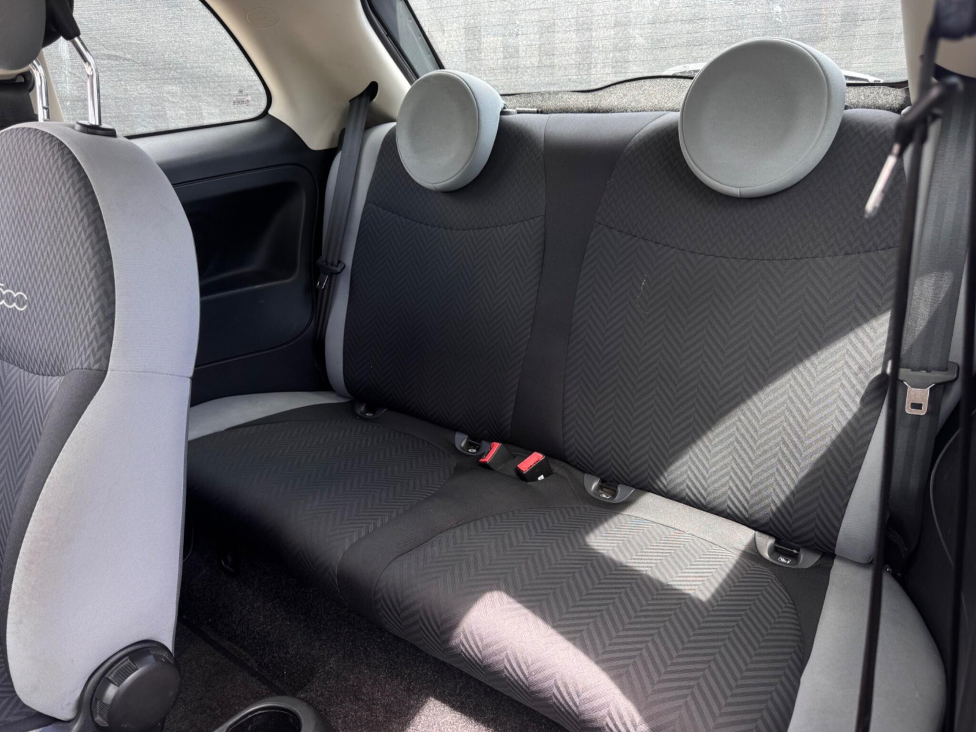 2018 Fiat 500 image 18