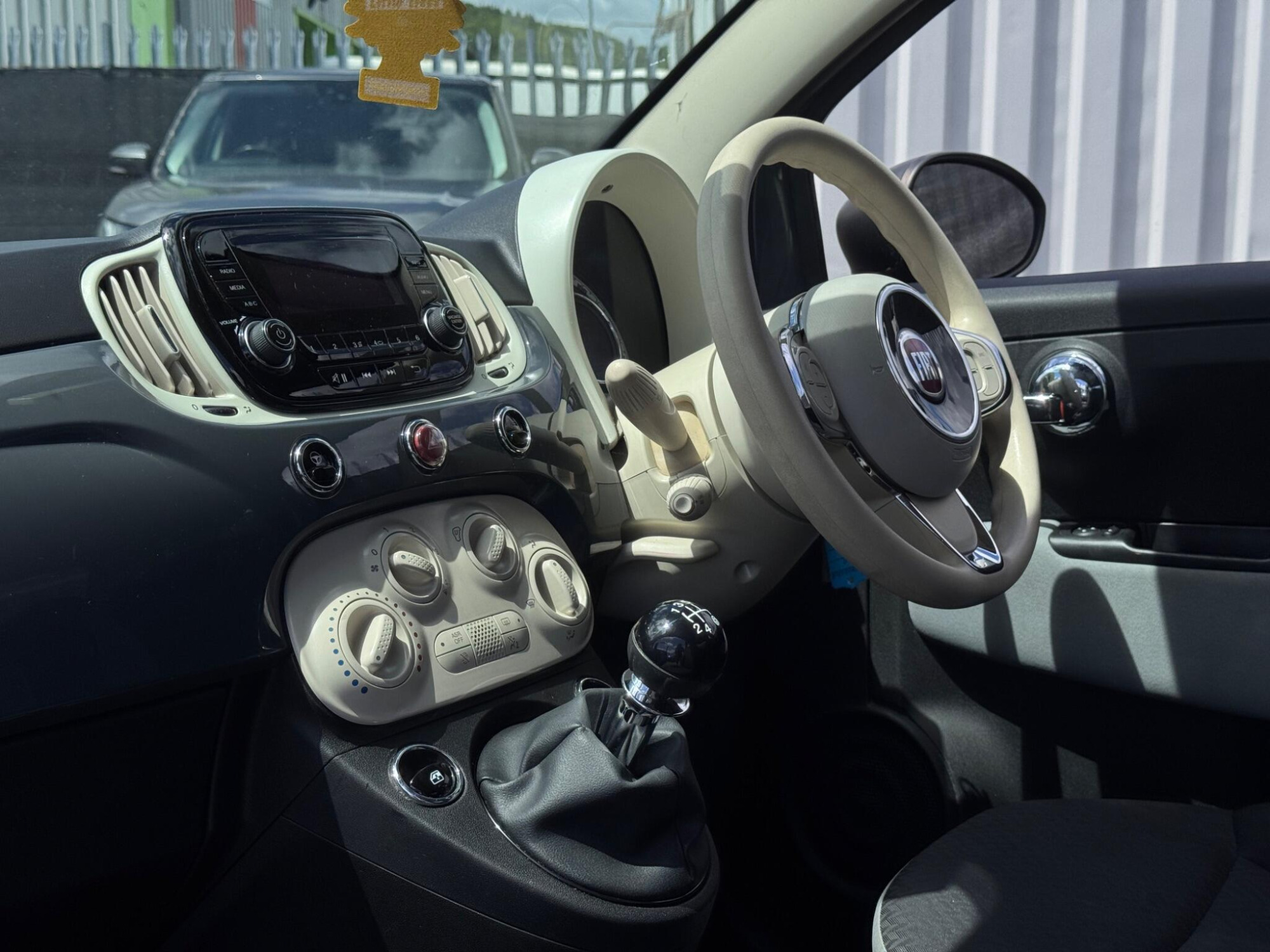 2018 Fiat 500 image 17