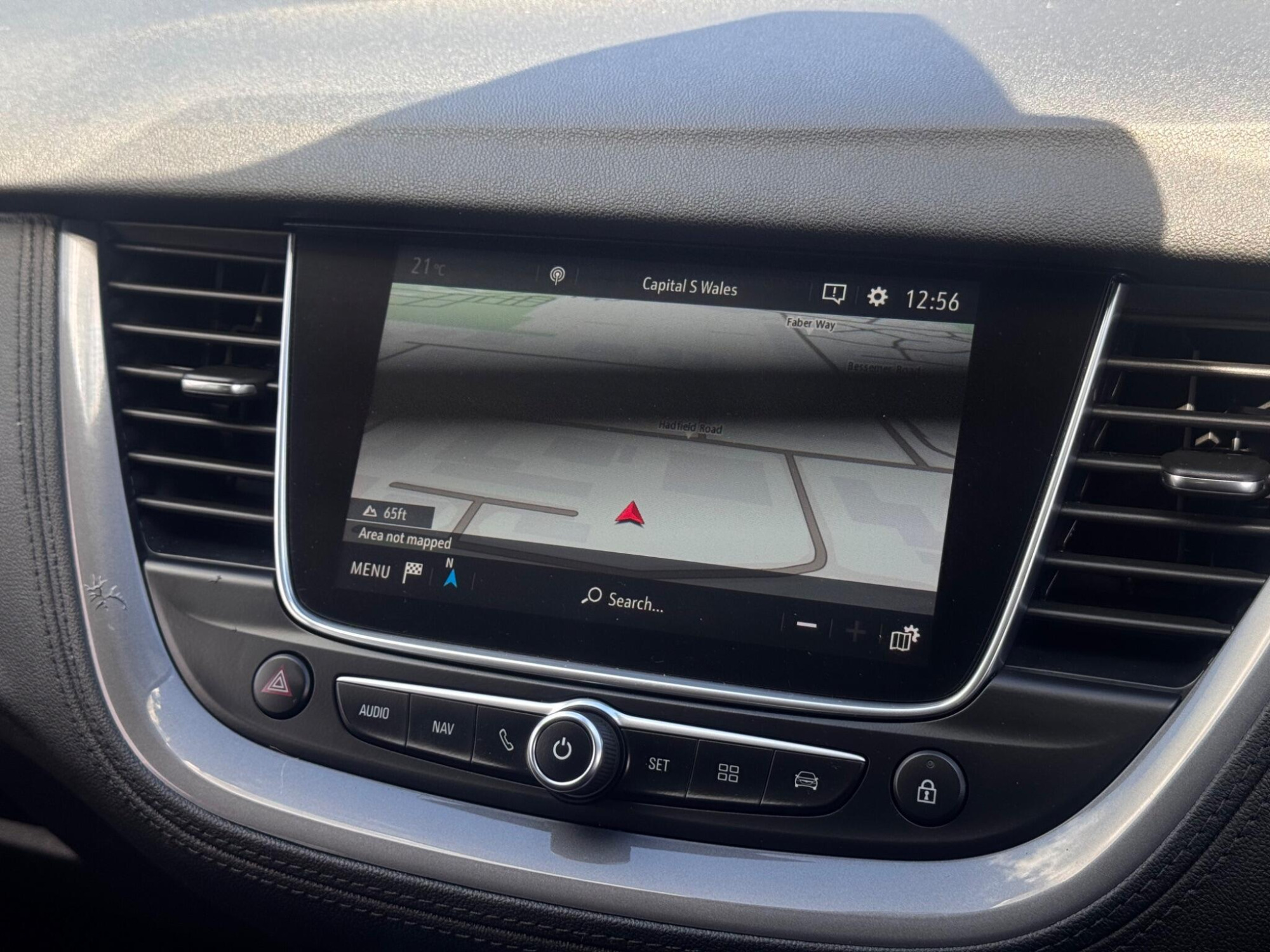 2020 Vauxhall Grandland X image 32