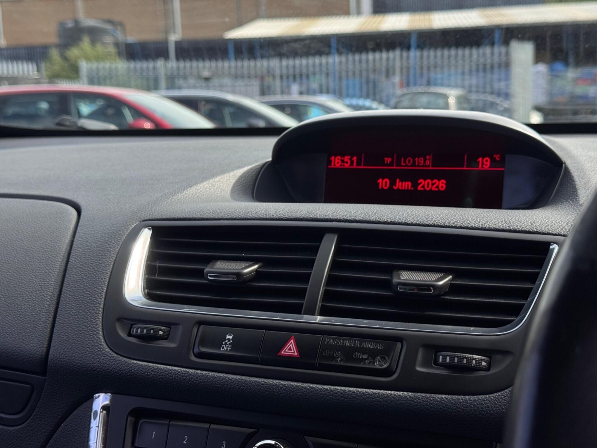 2016 Vauxhall Mokka image 28