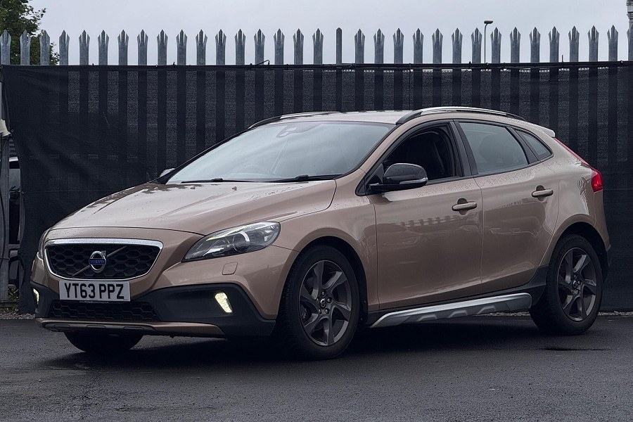 2013 Volvo V40 Cross Country photo 13