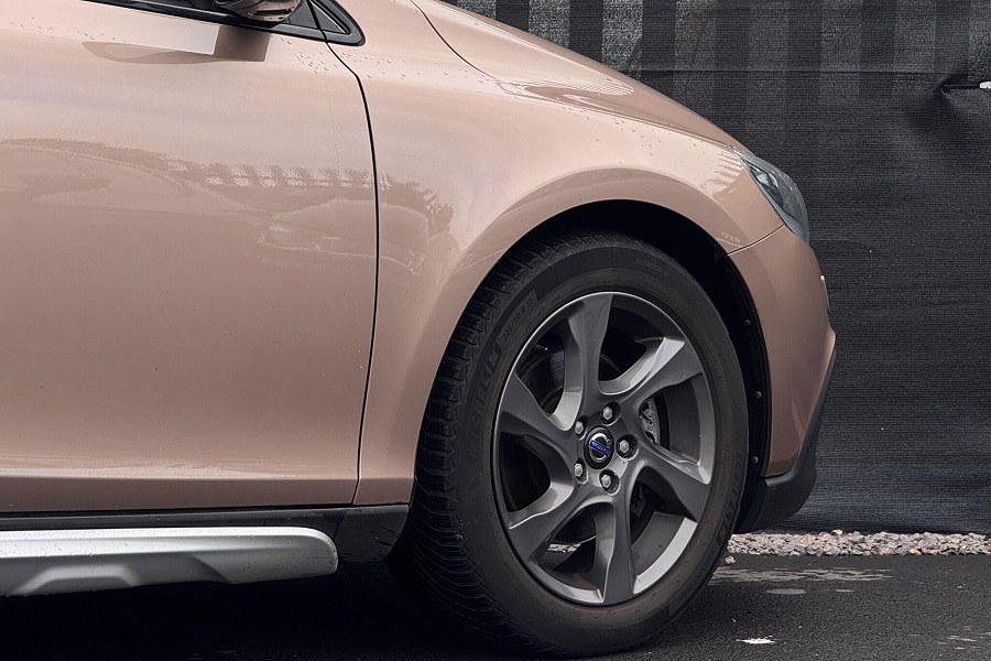 2013 Volvo V40 Cross Country photo 14