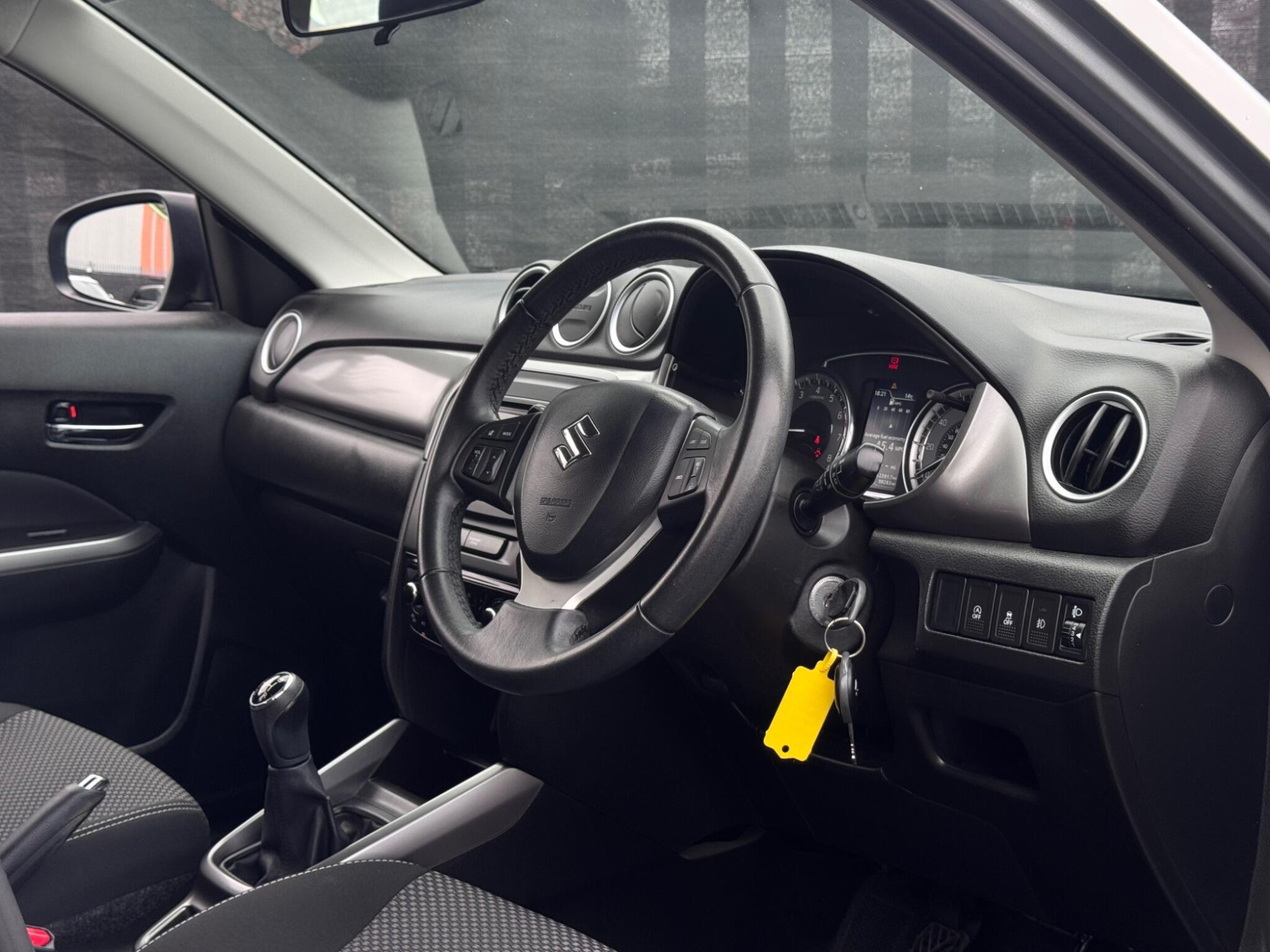 2019 Suzuki Vitara image 3