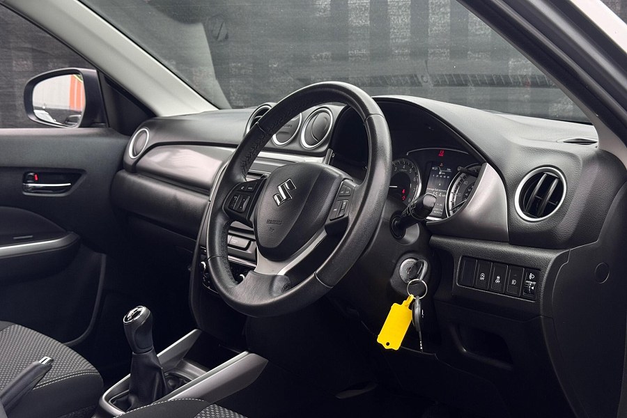 2019 Suzuki Vitara photo 3