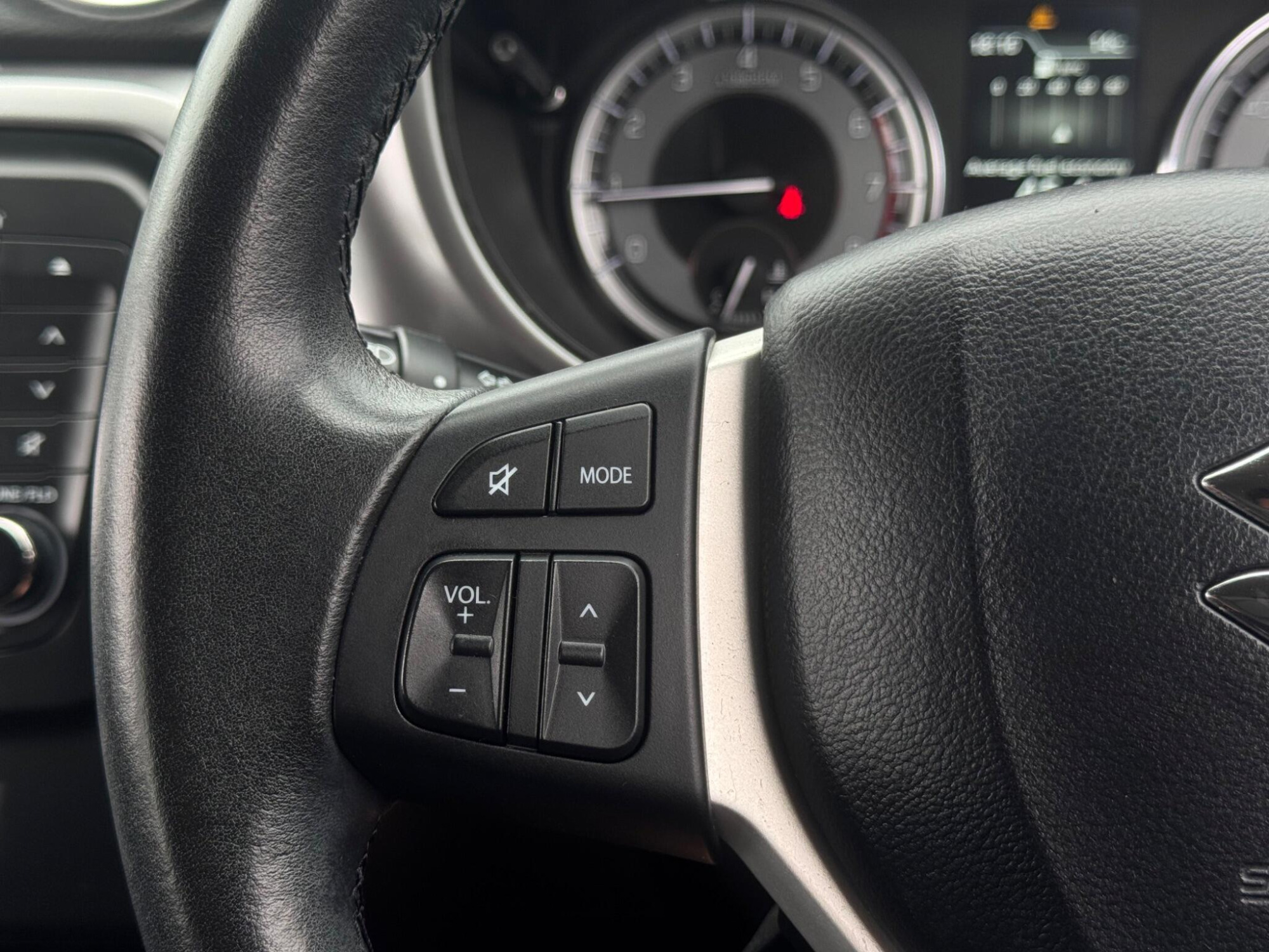 2019 Suzuki Vitara image 23