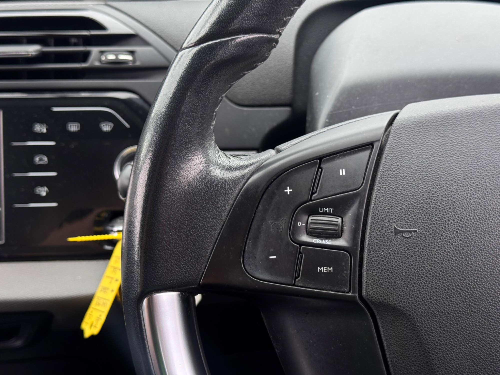 2016 Citroen Grand C4 Picasso image 25