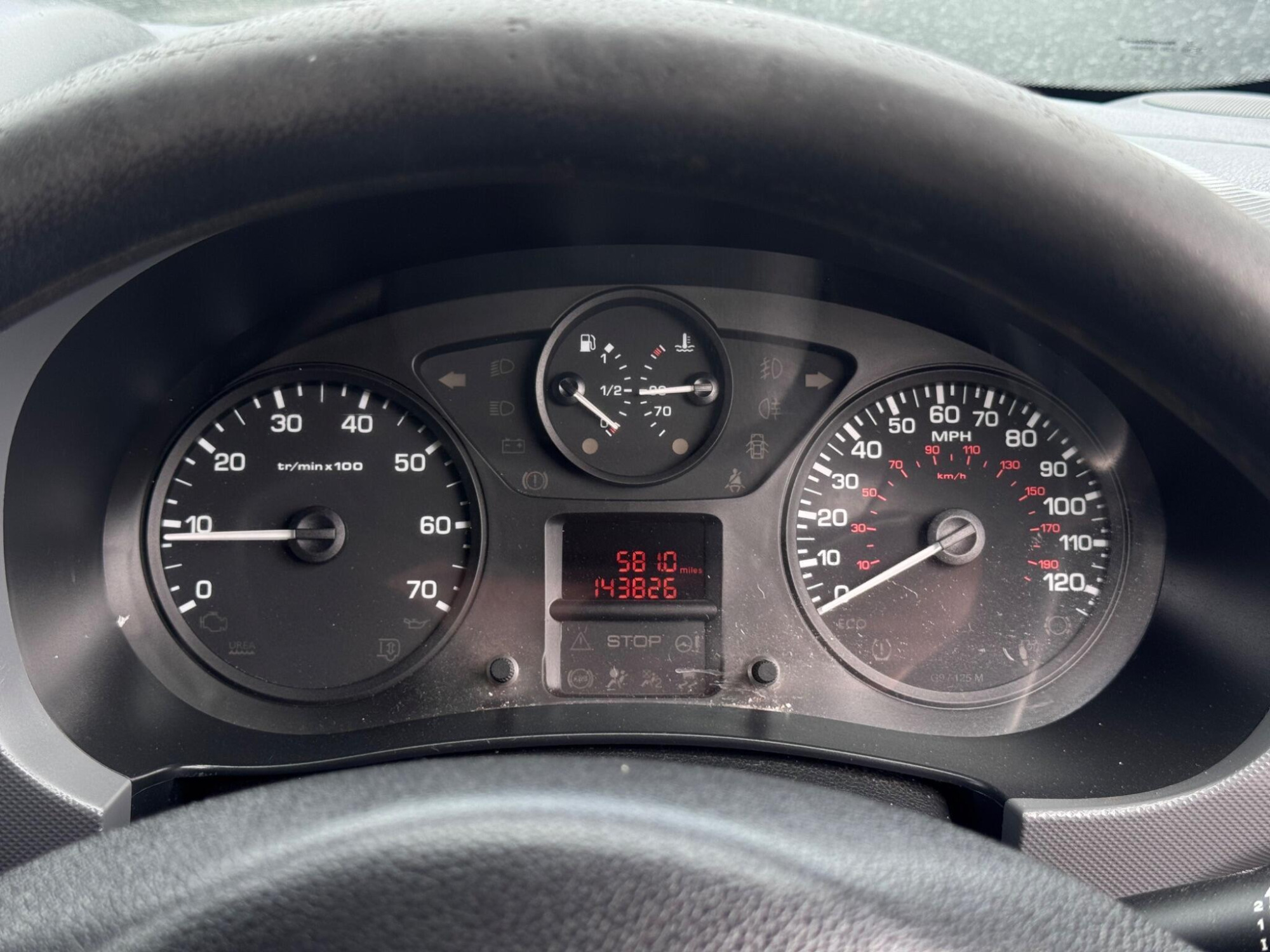 2018 Peugeot Partner image 20