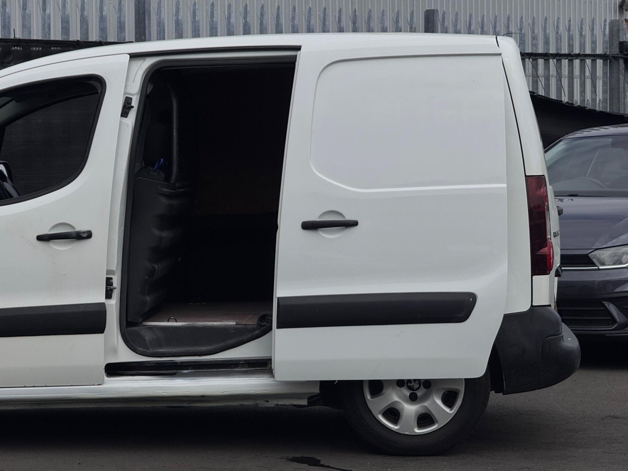 2018 Peugeot Partner image 7