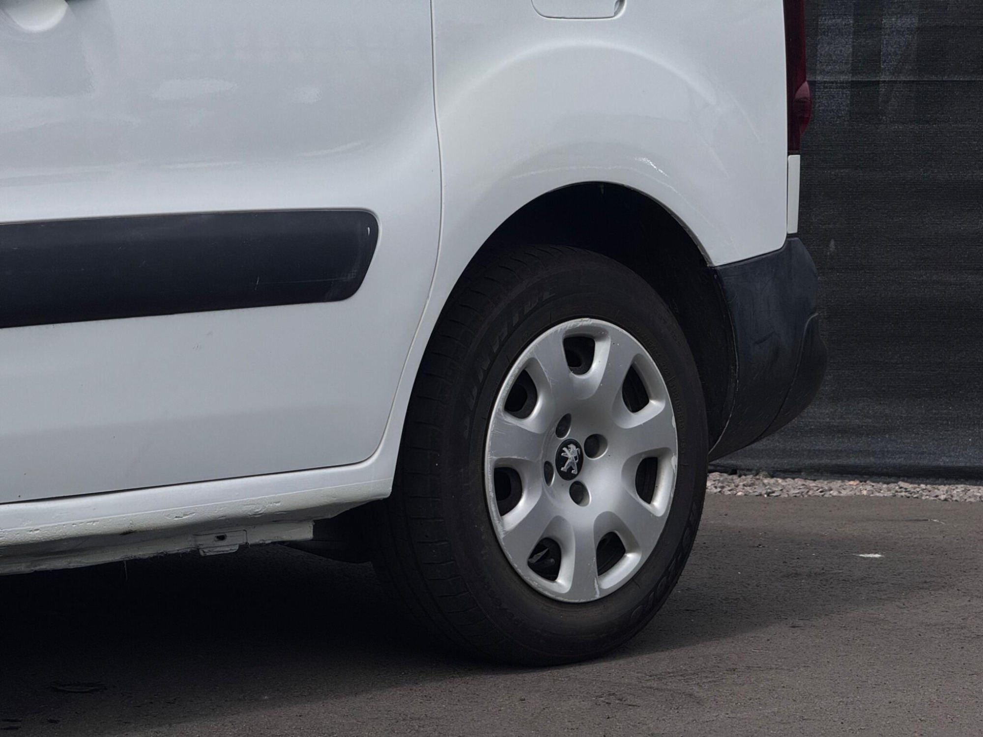 2018 Peugeot Partner image 12