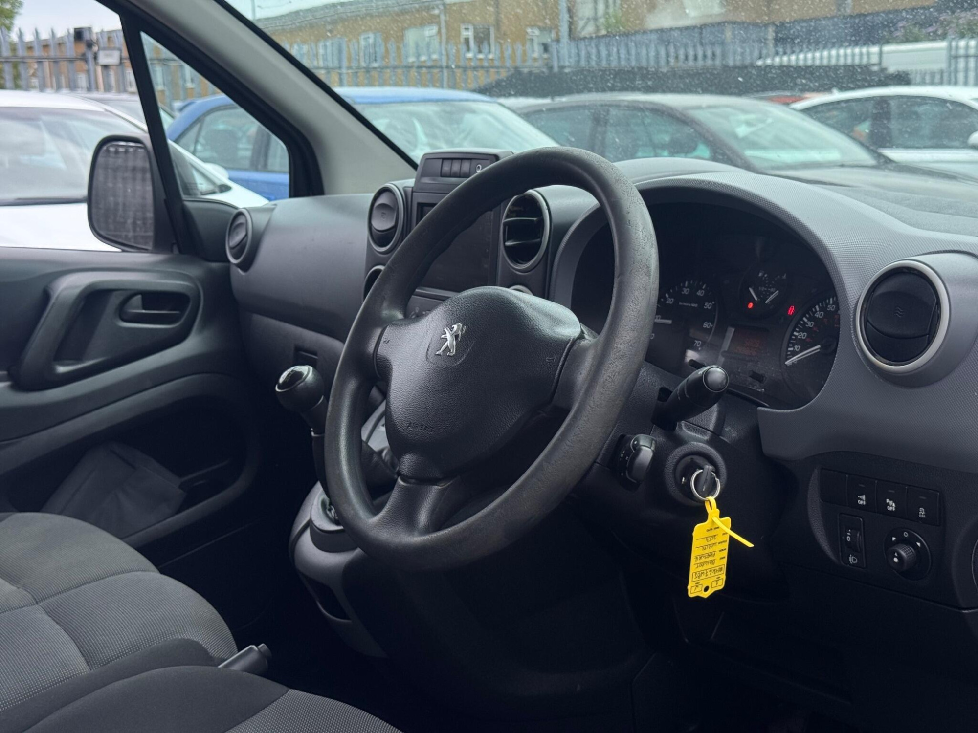 2018 Peugeot Partner image 3