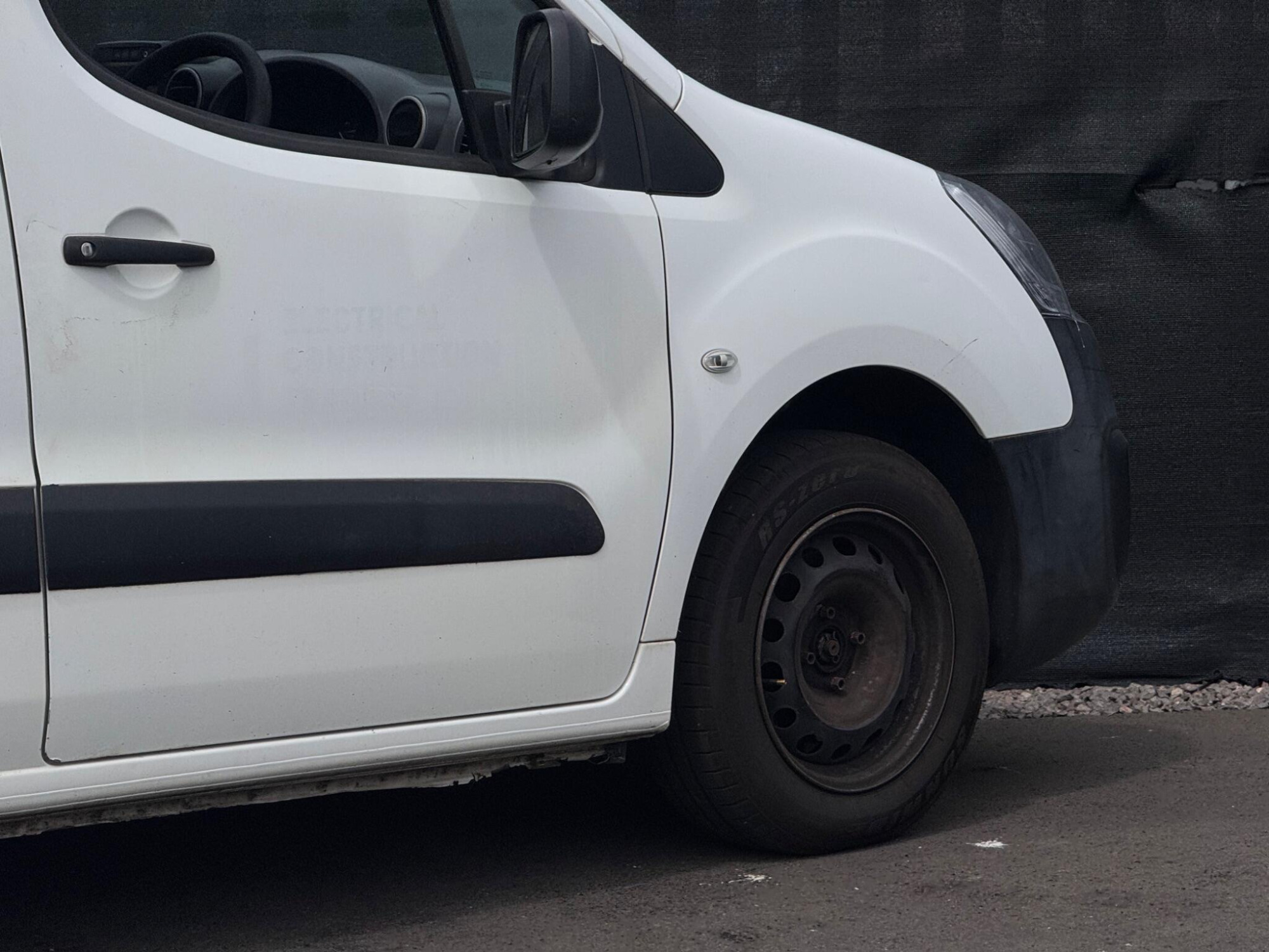 2018 Peugeot Partner image 10