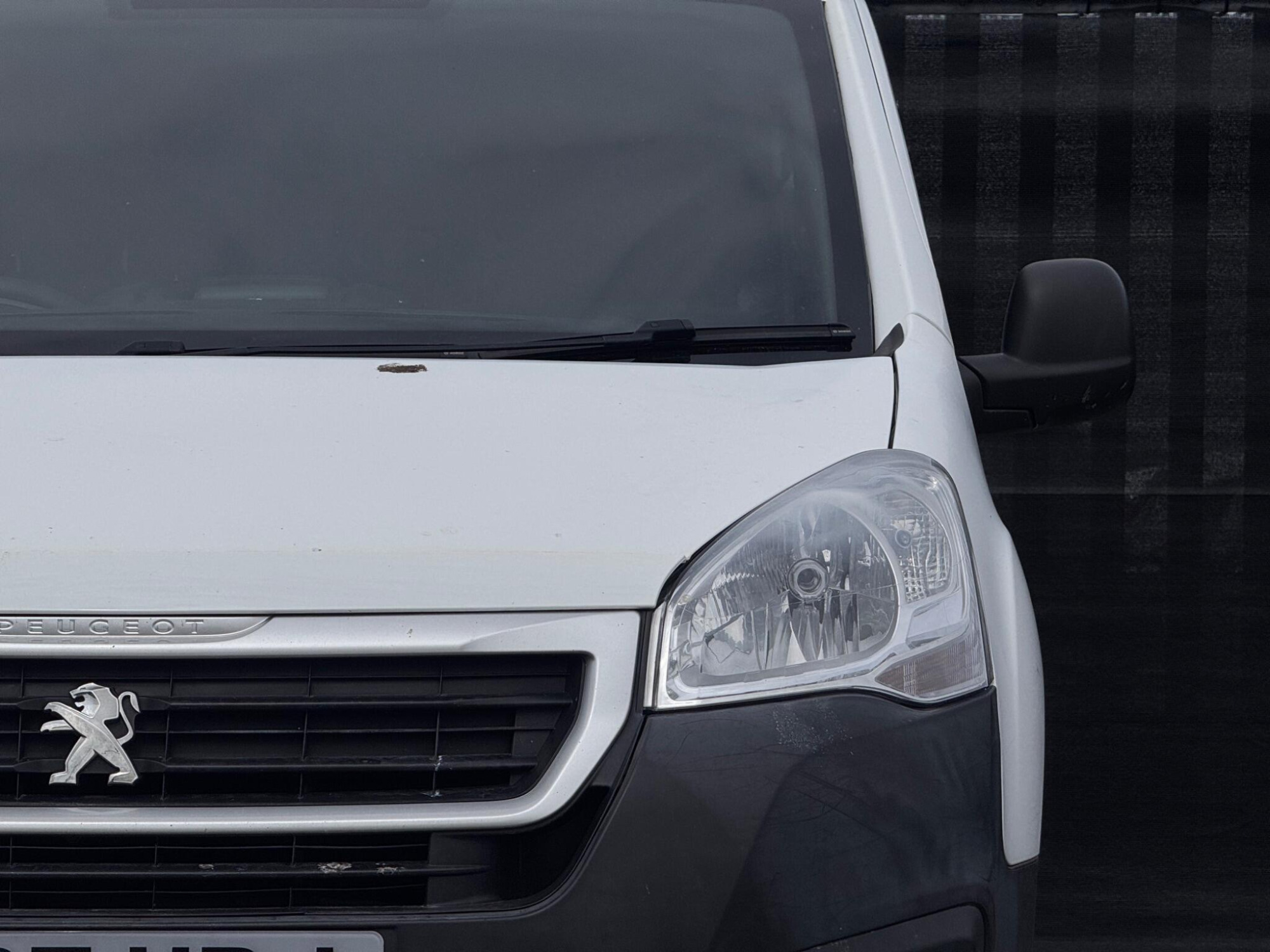 2018 Peugeot Partner image 17